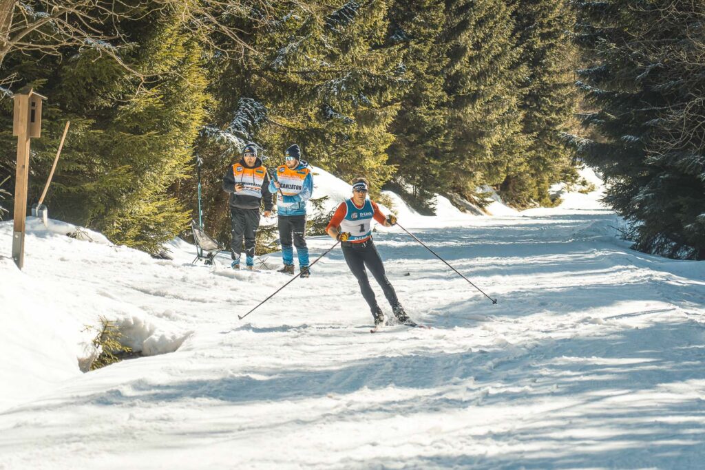 Skier on the bend drifting asside