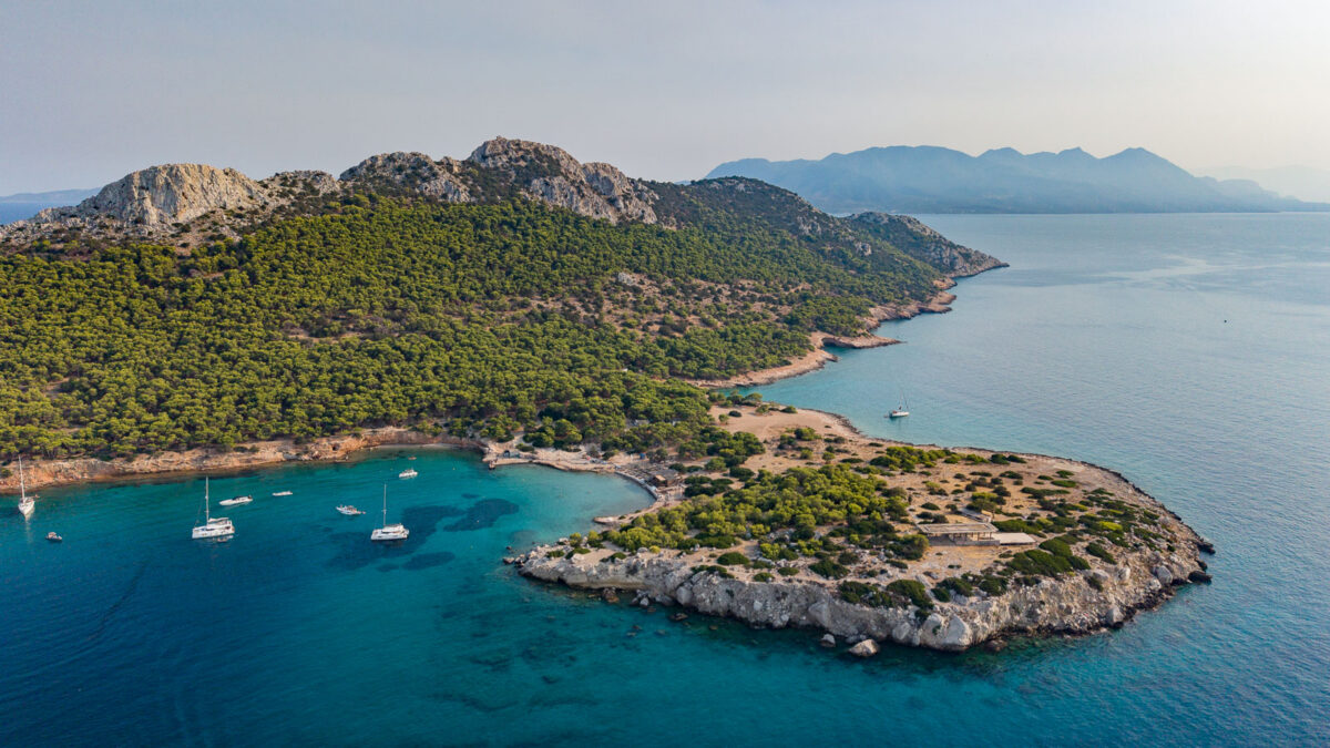 Lovely Aegean island Moni and it's torquoise bays